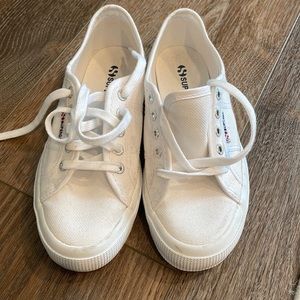 Superga 37.5 tennis shoe